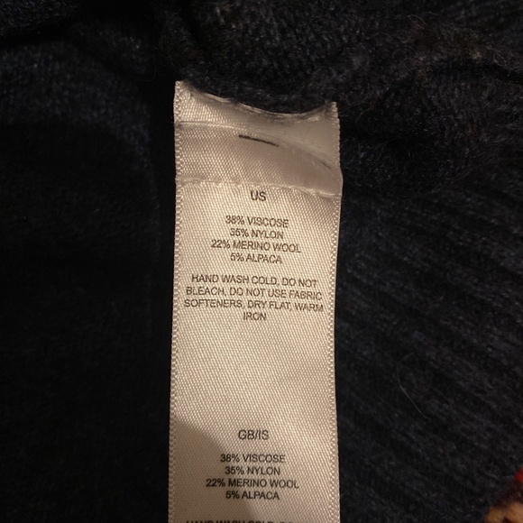 Sherpa navy blue and yellow sweater - Picture 3 of 3